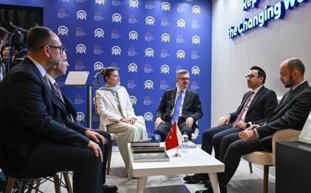 Burhanettin Duran: Türkiye'nin ADF'yi düzenlemiş olması aslında diplomasiye verdiği önemi gösteriyor