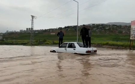Kahramanmaraş'ta yollar göle döndü, vatandaşlar zor anlar yaşadı