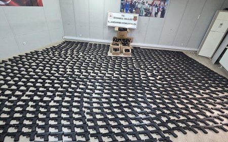 Koli koli silah! İstanbul'da durdurulan kamyonetten çıkanlar şoke etti