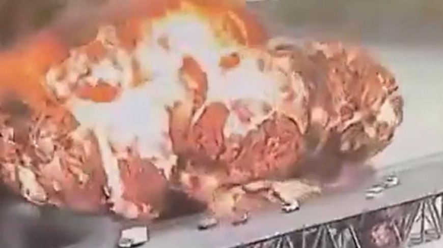 Panama'da köprünün altındaki yakıt kamyonu patladı! Dehşet anı kamerada