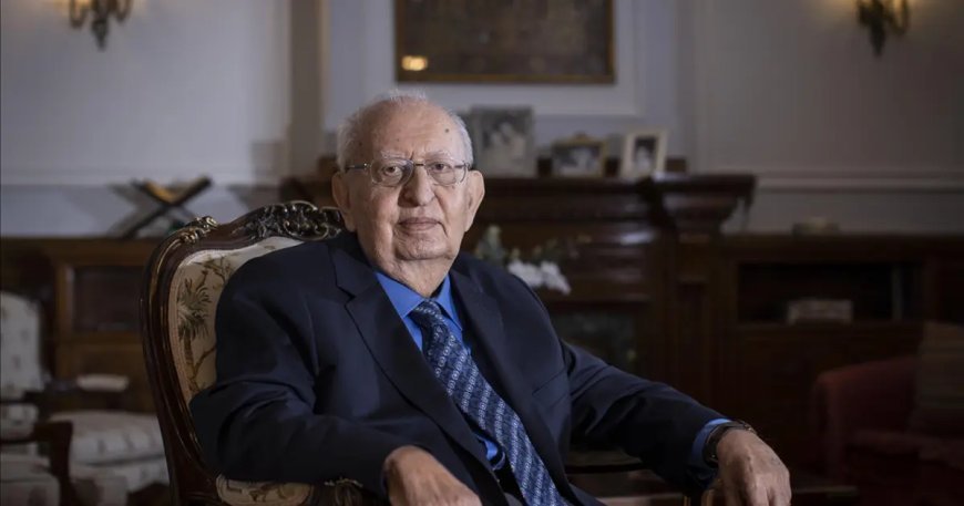 Hüsamettin Cindoruk hayatını kaybetti