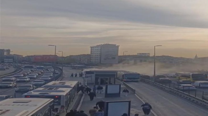 Faciadan dönüldü! Kağıthane'de metrobüs yangını paniğe neden oldu