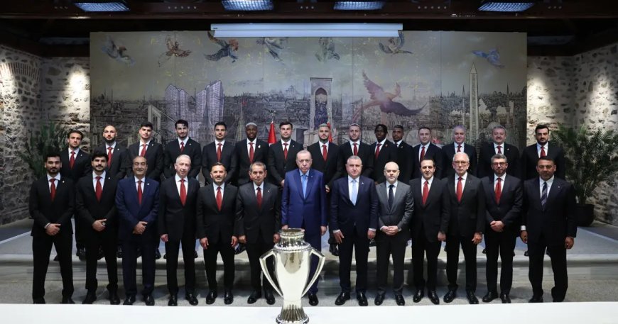 Cumhurbaşkanı Erdoğan, Süper Lig şampiyonu Galatasaray’ı kabul etti