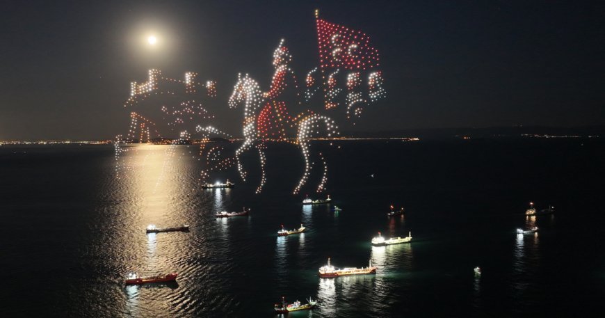 İstanbul'un fethinin 573. yıl dönümünde dronlu ışık gösterisi