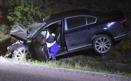 Sivas'ta hafif ticari araç ile otomobil çarpıştı! 3 ölü, 2 yaralı