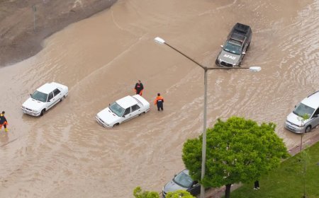 Birçok ili sağanak vurdu. Araçlar suya kapıldı, bir kişi hayatını kaybetti