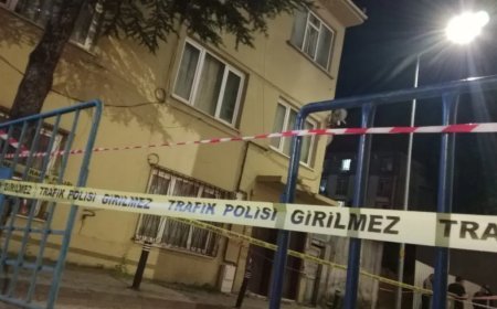 Temel kazısı yapılan sokakta, 3 katlı bina tahliye edildi