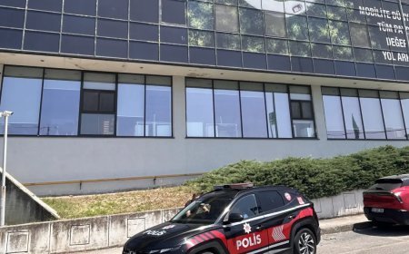 İstanbul ve Antalya'da Otokoç binalarına silahlı saldırı