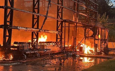 Kastamonu'da yıldırım düşen jimnastik salonunda yangın çıktı