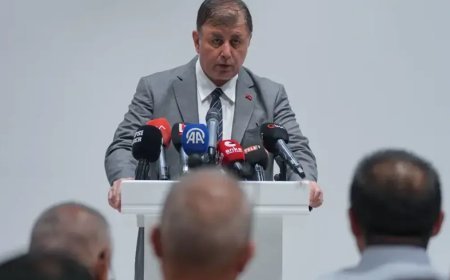 İzmir Büyükşehir Belediye Başkanı Cemil Tugay, CHP'den istifa etti