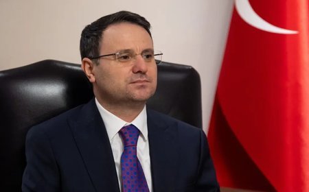 Bakan Gürlek'ten Babalar Günü paylaşımı