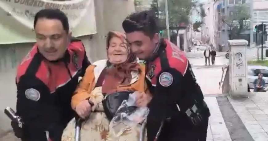 Yürüteciyle zorlanan kadının yardımına yunus polisi yetişti
