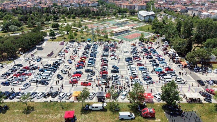 Tekirdağ’da, modifiye araç tutkunları bir araya geldi