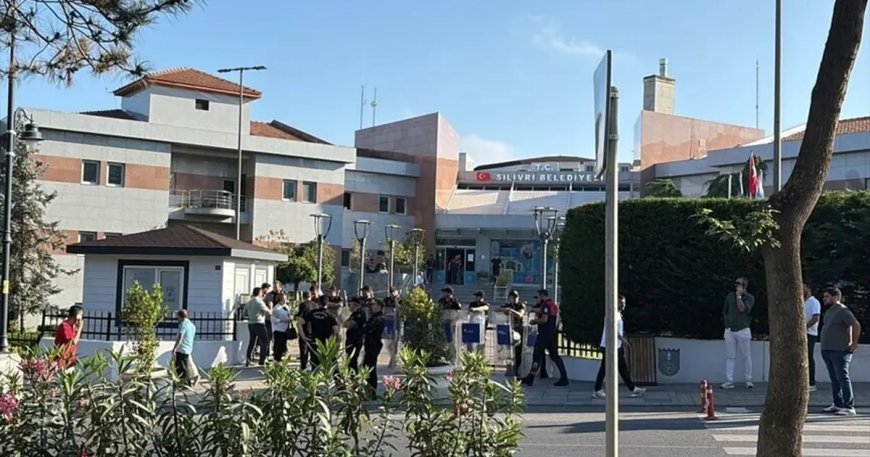 Tutuklanan Silivri Belediye Başkanı Bora Balcıoğlu görevden uzaklaştırıldı