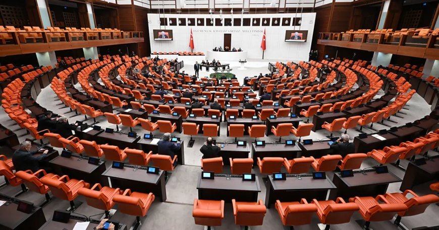 Meclis'te torba teklif mesaisi. Taksi, dolmuş ticari plaka devrine KDV istisnası gelecek